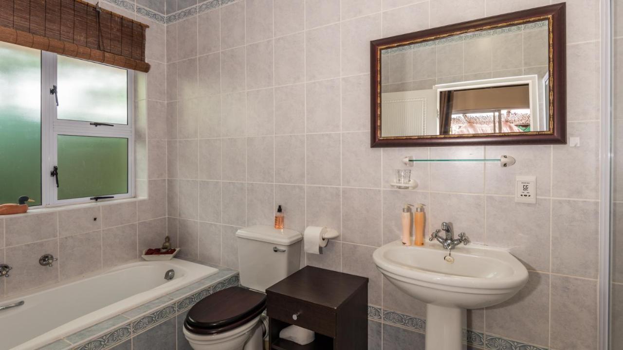 Brown Jug Guest House Херманус Экстерьер фото