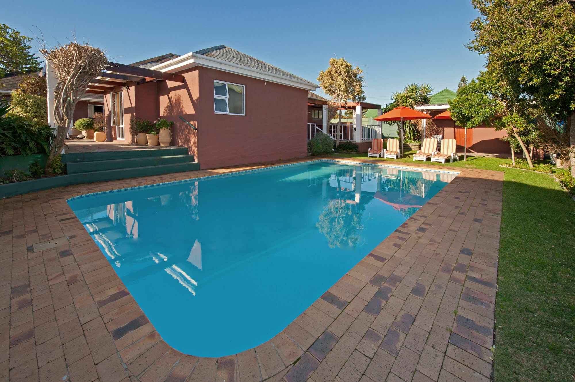 Brown Jug Guest House Херманус Экстерьер фото